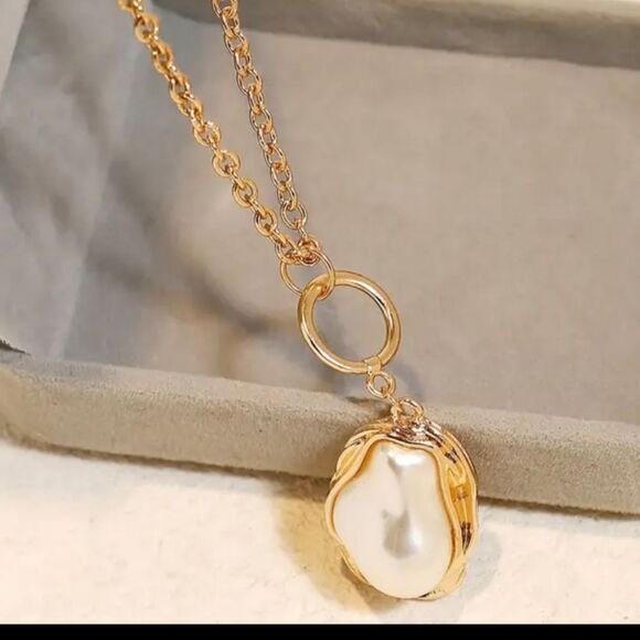 Vintage Freshwater Pearl Baroque Pendant Necklace - Picture 1 of 9